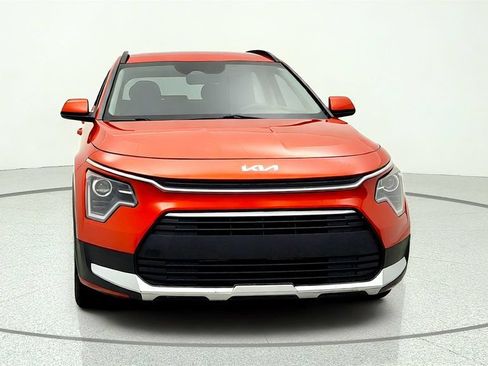 Used 2023 Kia Niro LX FWD image 2