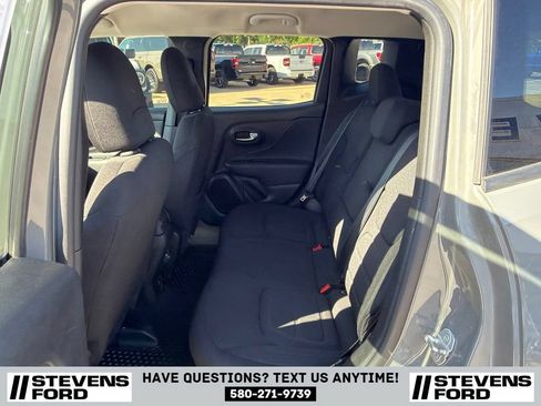 Used 2022 Jeep Renegade Latitude w/ Convenience Group AWD/4WD image 31