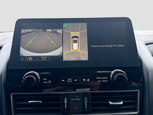 Used 2024 Nissan Armada Platinum w/ Captain's Chairs Package image 17