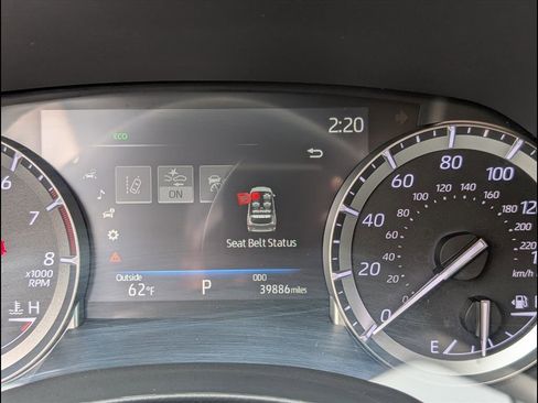 Used 2022 Toyota Highlander XLE image 10