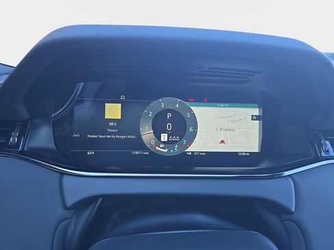 Used 2025 Land Rover Range Rover Evoque S image 19