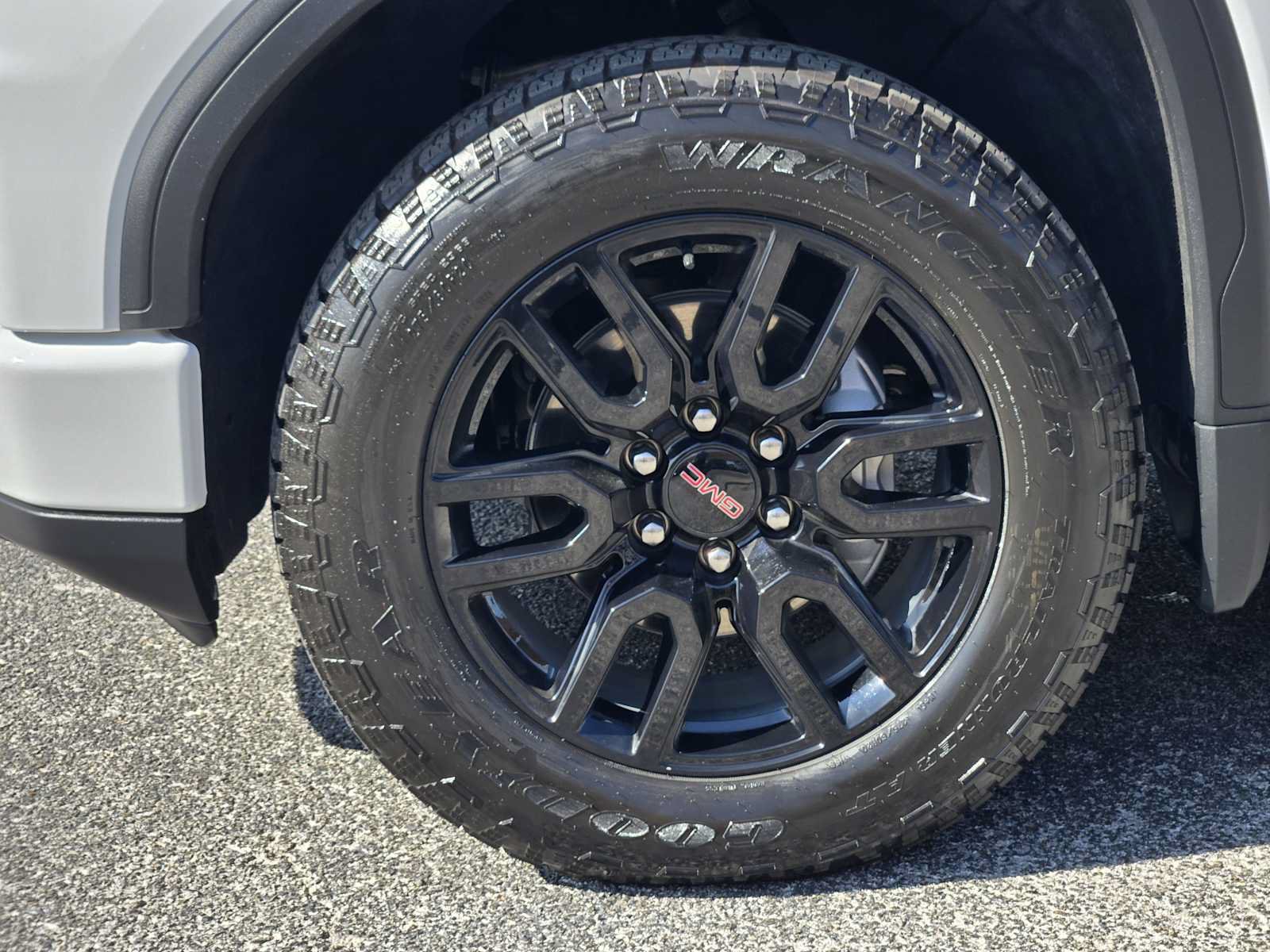 Certified 2025 GMC Sierra 1500 Elevation w/ Elevation Premium Package AWD/4WD image 13