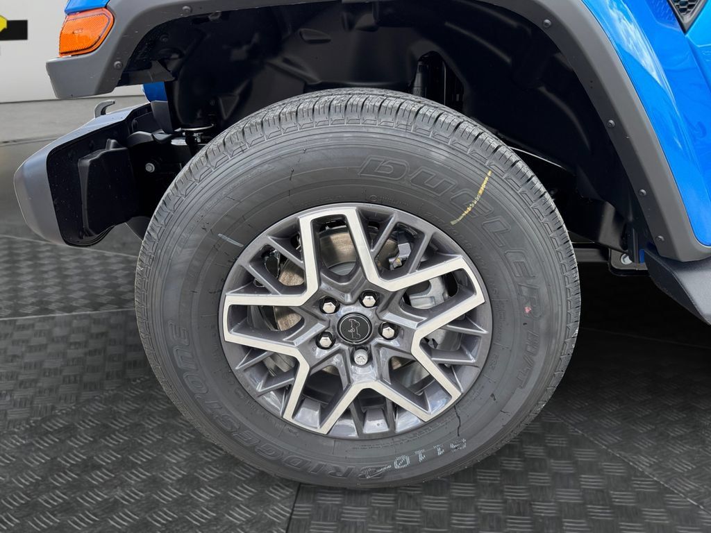 New 2025 Jeep Wrangler Unlimited Sahara AWD/4WD image 14