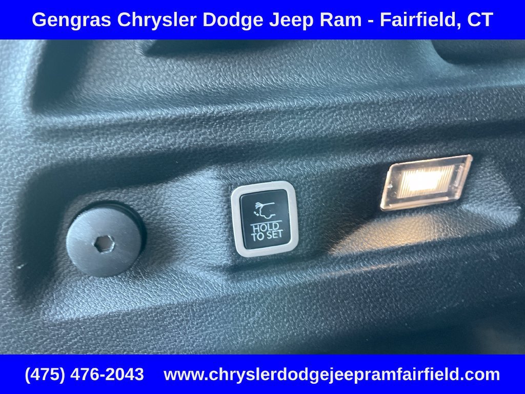 Used 2023 Jeep Grand Cherokee L Limited AWD/4WD image 36