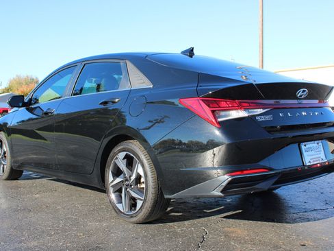 Used 2021 Hyundai Elantra SEL w/ Convenience + Premium Package image 8