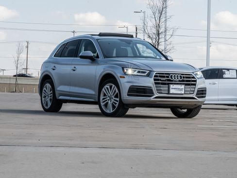 Used 2018 Audi Q5 Prestige w/ Prestige Package image 2