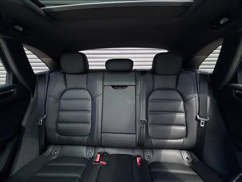 Certified 2026 Porsche Macan AWD/4WD image 23