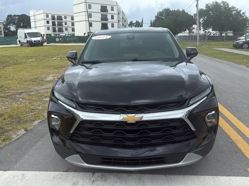 Used 2024 Chevrolet Blazer LT FWD image 2