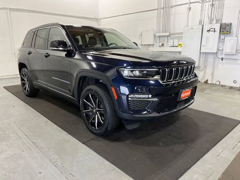 Used 2023 Jeep Grand Cherokee 4xe w/ Luxury Tech Group II image 17