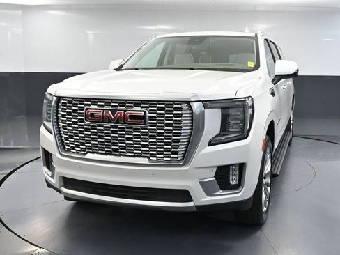 Used 2024 GMC Yukon XL Denali w/ Advanced Technology Package AWD/4WD image 13