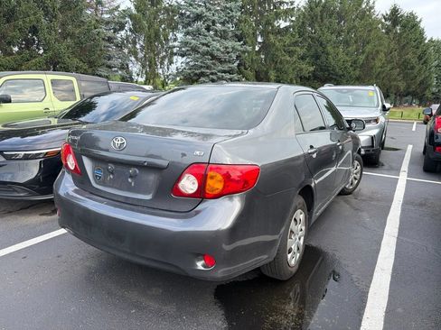 Used 2010 Toyota Corolla LE w/ LE EVP Pkg #1 FWD image 3