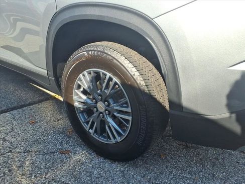 Used 2025 Chevrolet Traverse LT AWD/4WD image 7