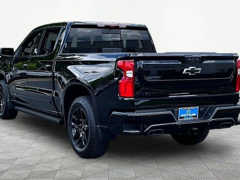 Used 2024 Chevrolet Silverado 1500 High Country w/ Midnight Edition AWD/4WD image 4