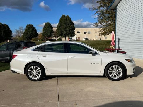 Used 2017 Chevrolet Malibu LT image 7