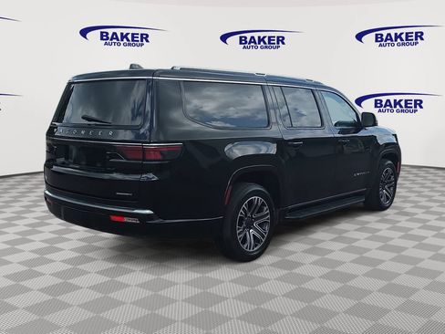 Used 2024 Jeep Wagoneer L Series II w/ Flexible Seating Group AWD/4WD image 3