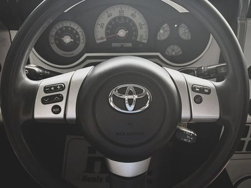 Used 2012 Toyota FJ Cruiser 2WD w/ Convenience Pkg image 7