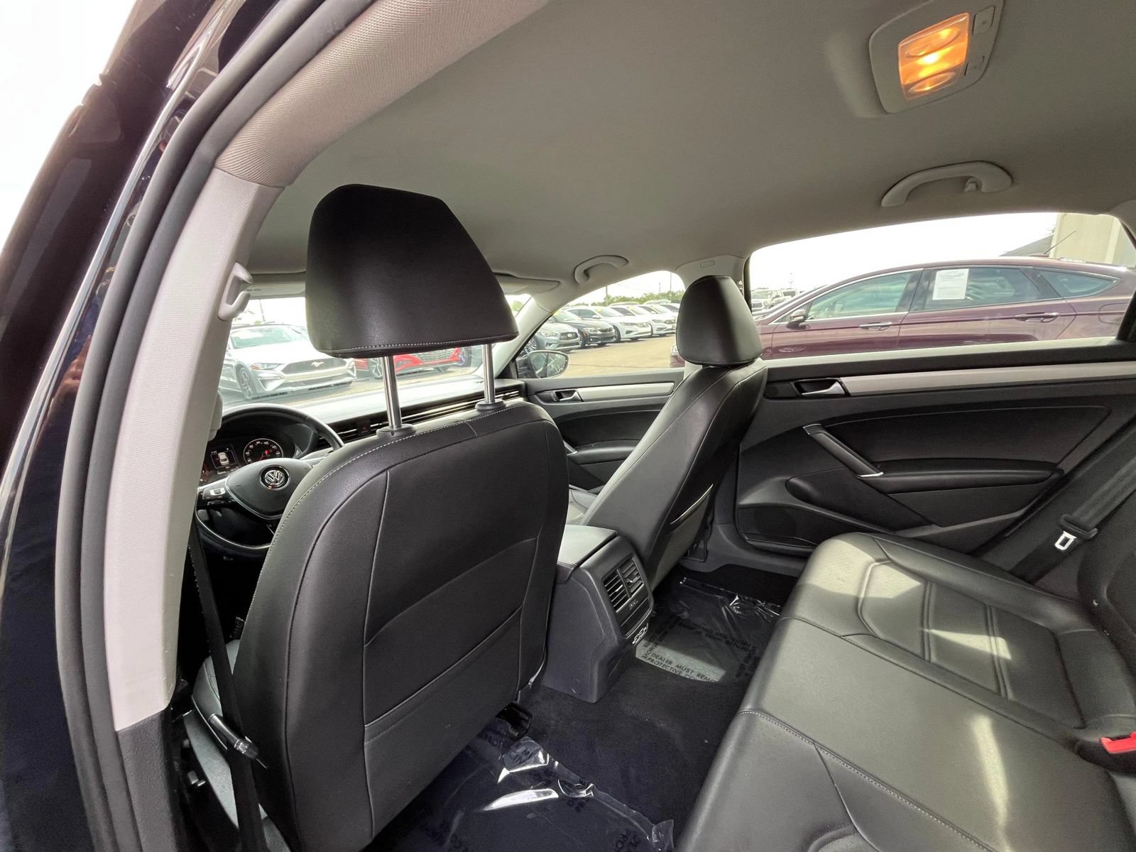 Used 2020 Volkswagen Passat 2.0T SE FWD image 30