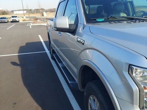 Used 2017 Ford F150 Lariat w/ Equipment Group 501A Mid image 10