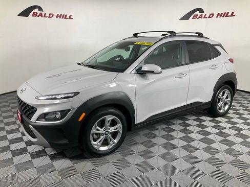 Used 2023 Hyundai Kona SEL image 3