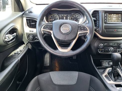 Used 2014 Jeep Cherokee Latitude w/ Cold Weather Group FWD image 24