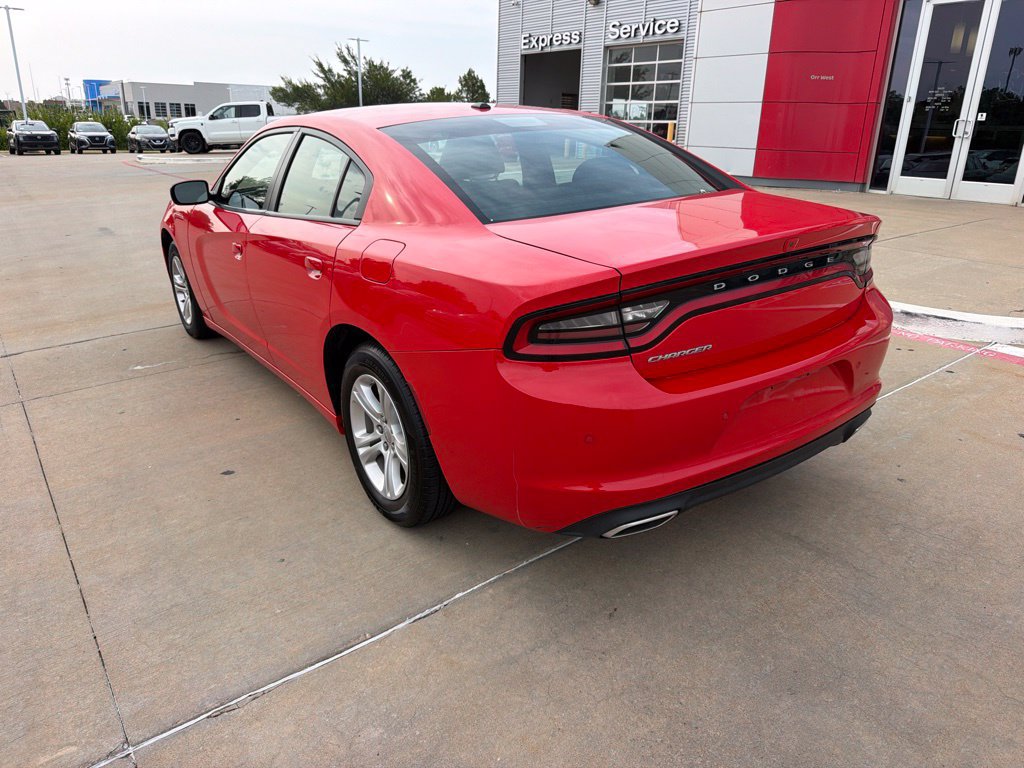 Used 2022 Dodge Charger SXT RWD image 3