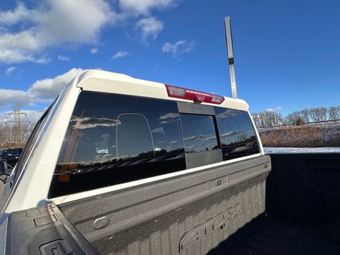 Used 2022 GMC Sierra 1500 AT4X image 40