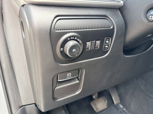 Used 2023 Jeep Wagoneer 4WD w/ Convenience Group I image 22