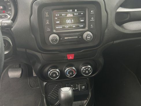 Used 2017 Jeep Renegade Altitude image 7