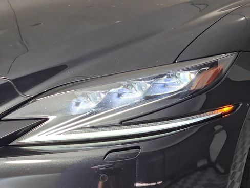 Used 2020 Lexus LS 500 AWD w/ Accessory Package (Z2) image 30