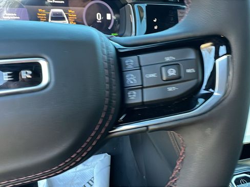 Used 2024 Jeep Wagoneer Launch Edition image 29