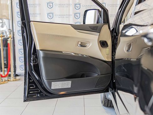 Used 2010 Subaru Tribeca Limited image 32