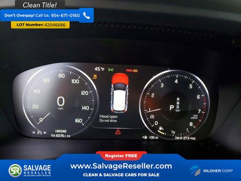 Used 2020 Volvo XC40 T5 Momentum image 12