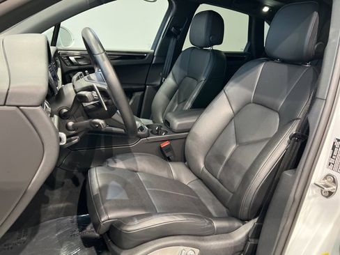 Used 2025 Porsche Macan Turbo image 15