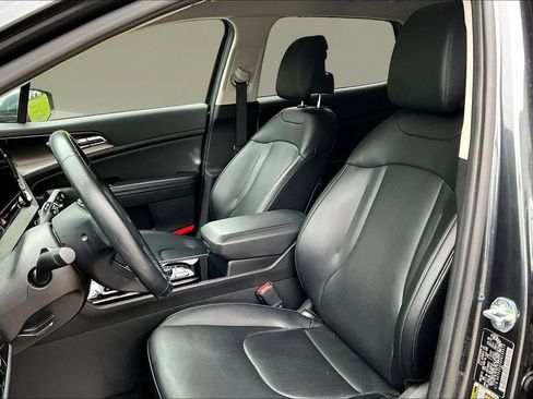 Certified 2023 Kia Sportage EX AWD/4WD image 20