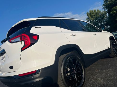 Used 2022 GMC Terrain SLE w/ Driver Convenience Package image 12