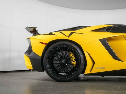 Used 2016 Lamborghini Aventador LP 750-4 Superveloce AWD/4WD image 9