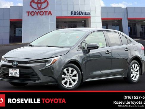 Used 2023 Toyota Corolla LE w/ Carpet Mat Package (TMS) FWD image 1