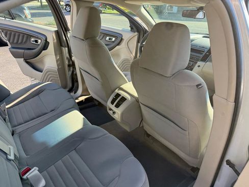 Used 2011 Ford Taurus SE FWD image 22