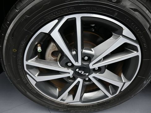 Used 2022 Kia Forte LXS w/ LXS Technology Package image 36