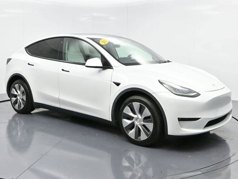 Used 2021 Tesla Model Y Long Range image 2