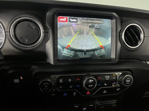 Used 2023 Jeep Wrangler Unlimited Sahara w/ Cold Weather Group image 17