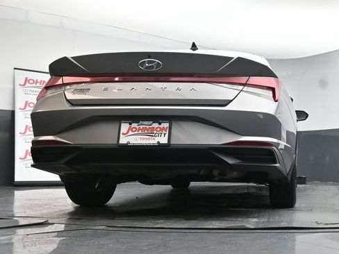 Used 2023 Hyundai Elantra SEL image 37