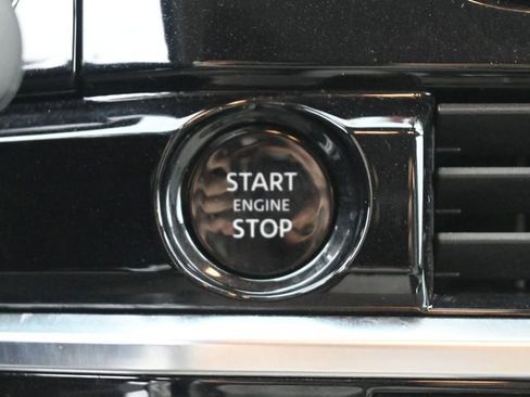 Used 2025 Nissan Pathfinder SV image 36