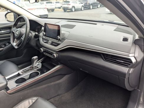 Used 2025 Nissan Altima 2.5 SR image 27