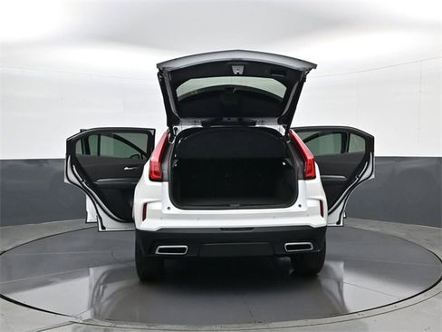 Used 2025 Cadillac XT4 Premium Luxury w/ Technology Package image 32