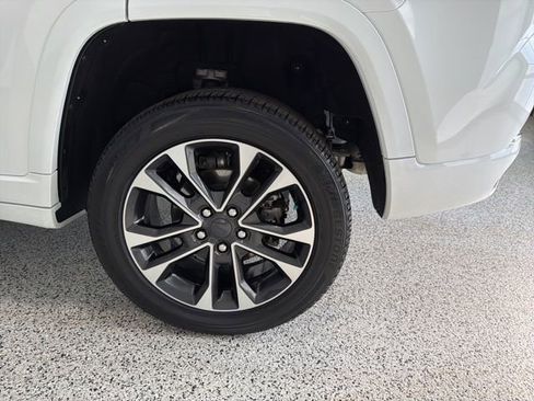 Used 2023 Jeep Grand Cherokee Overland w/ Adv Protech Group III image 37