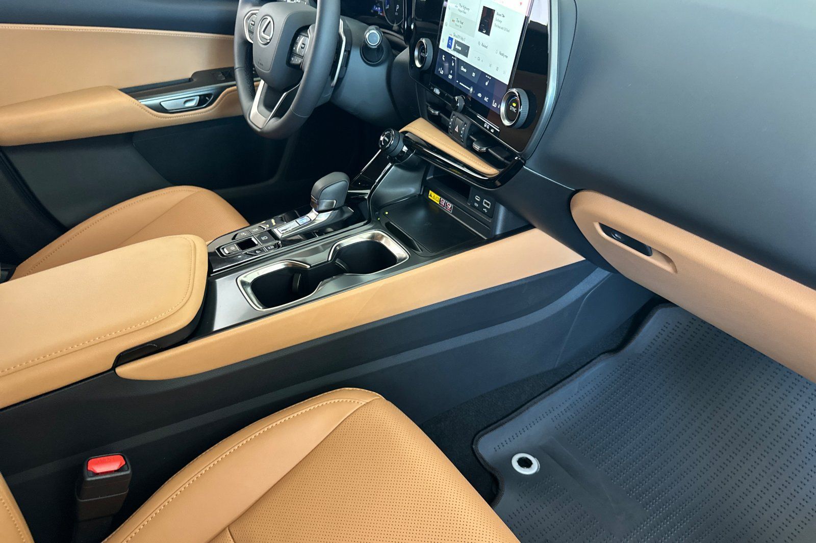 Used 2026 Lexus NX 350 AWD w/ Accessory Package (2T) image 13