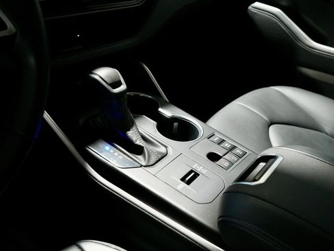 Used 2023 Toyota Highlander XLE image 22