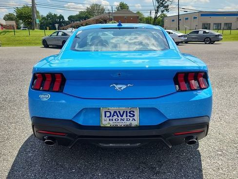 Used 2025 Ford Mustang Coupe RWD image 5