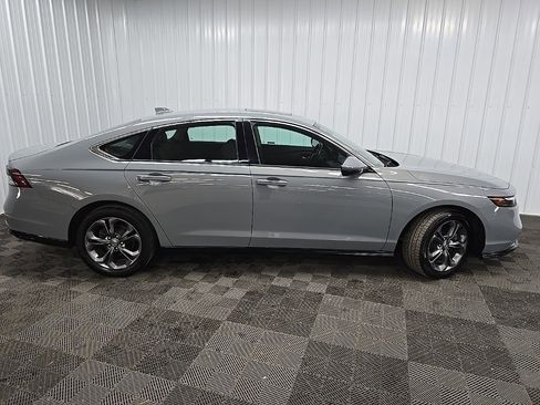 Used 2023 Honda Accord EX-L image 2